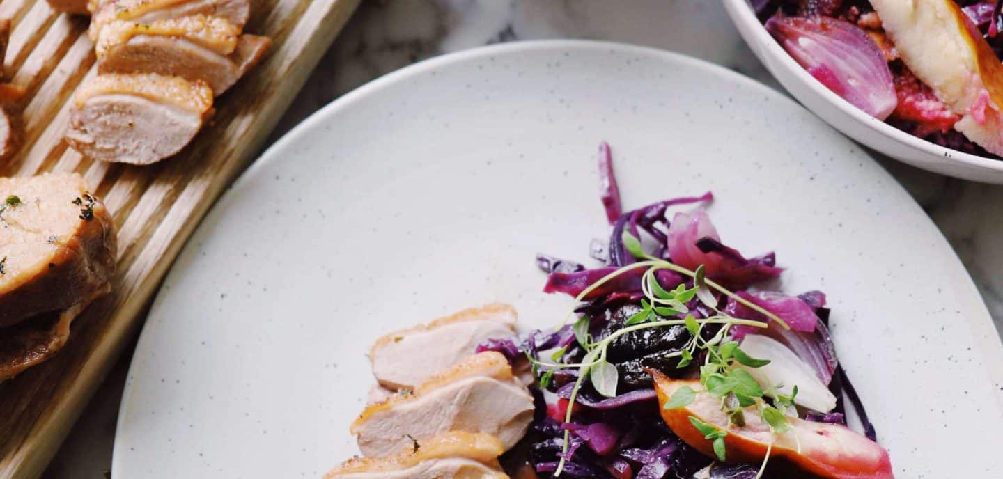 Andebryst stegt på rødkål