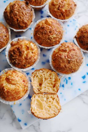 Madmuffins med pesto og feta