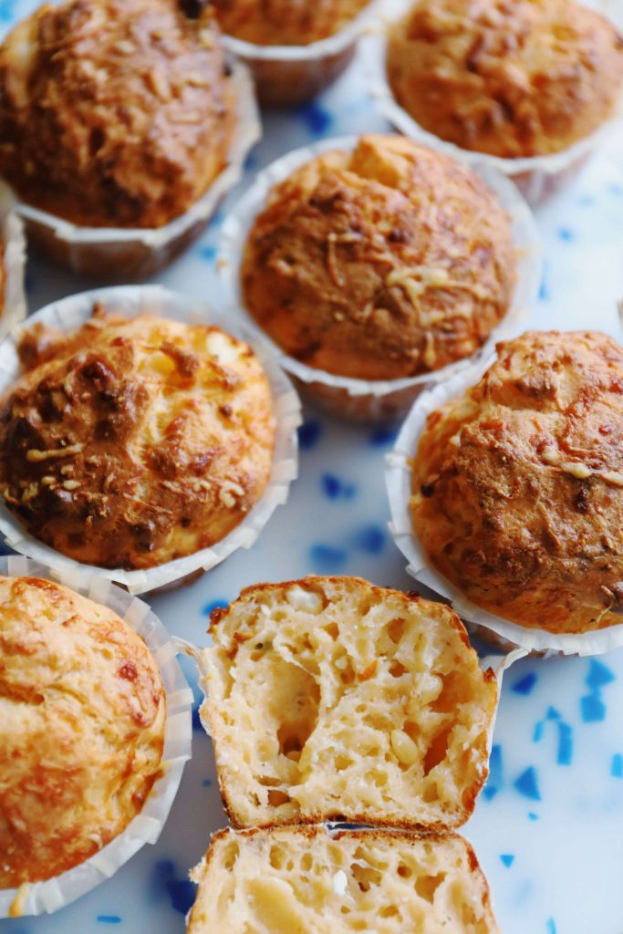 Madmuffins med pesto og feta