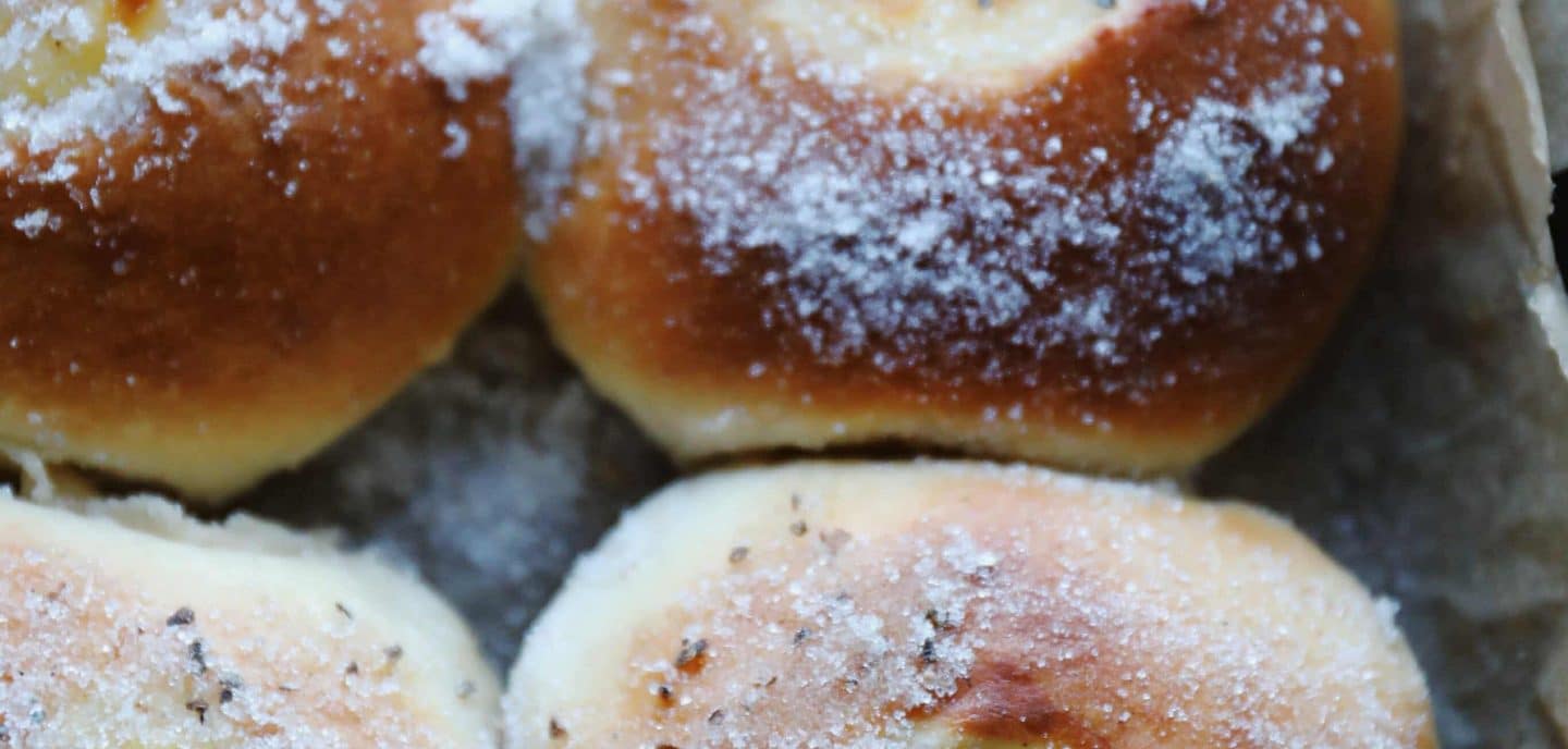 Kardemommeboller med creme