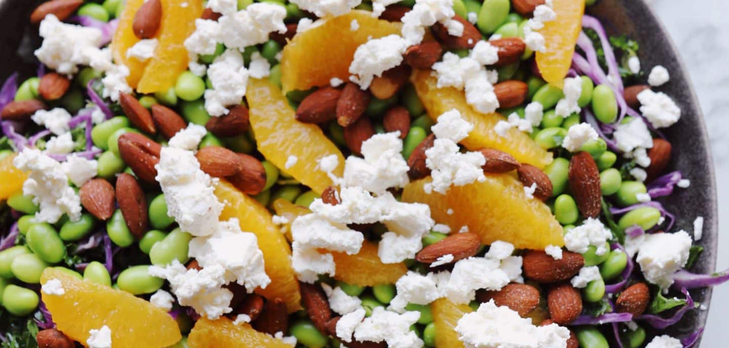 Grønkålssalat med edamamebønner