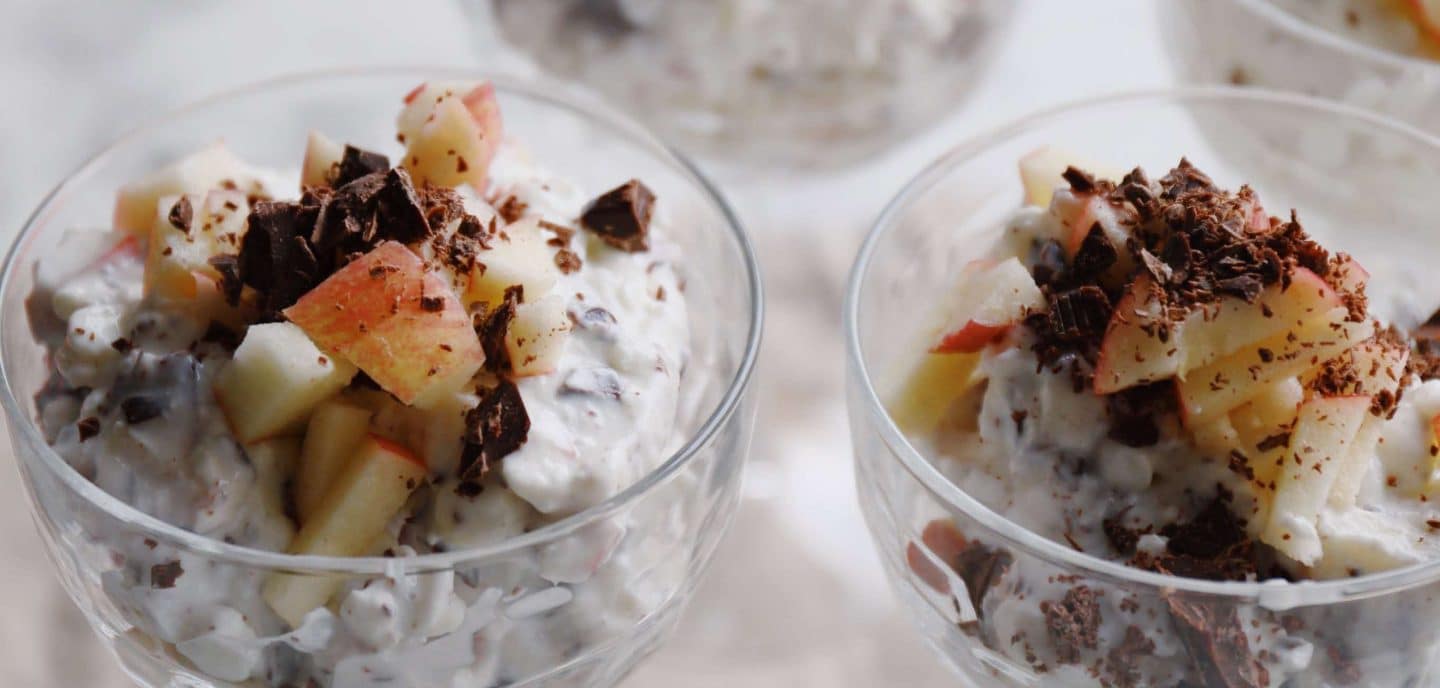 Hytteostdessert med æble og chokolade