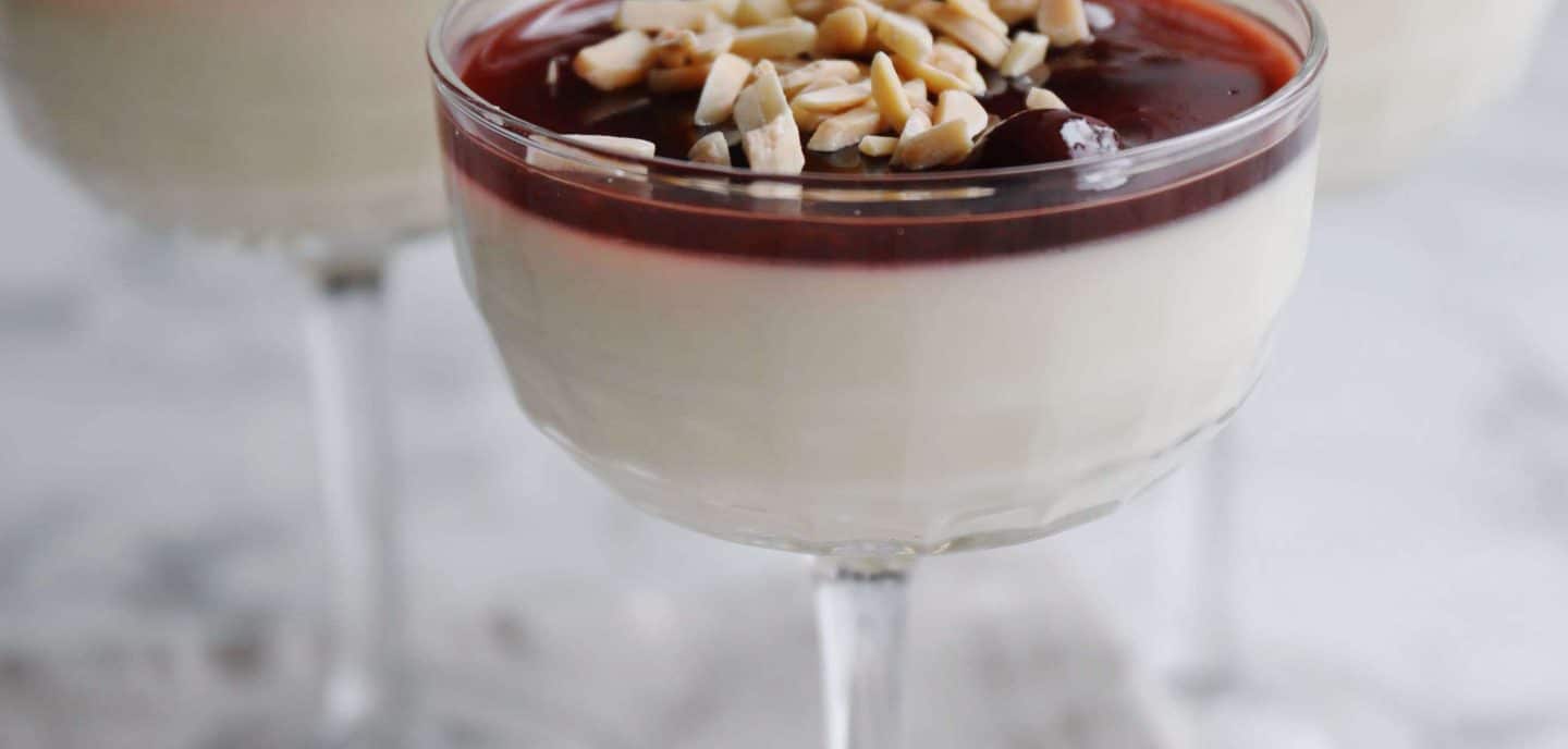 Panna cotta med kirsebær
