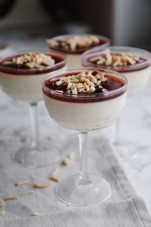 Panna cotta med kirsebær