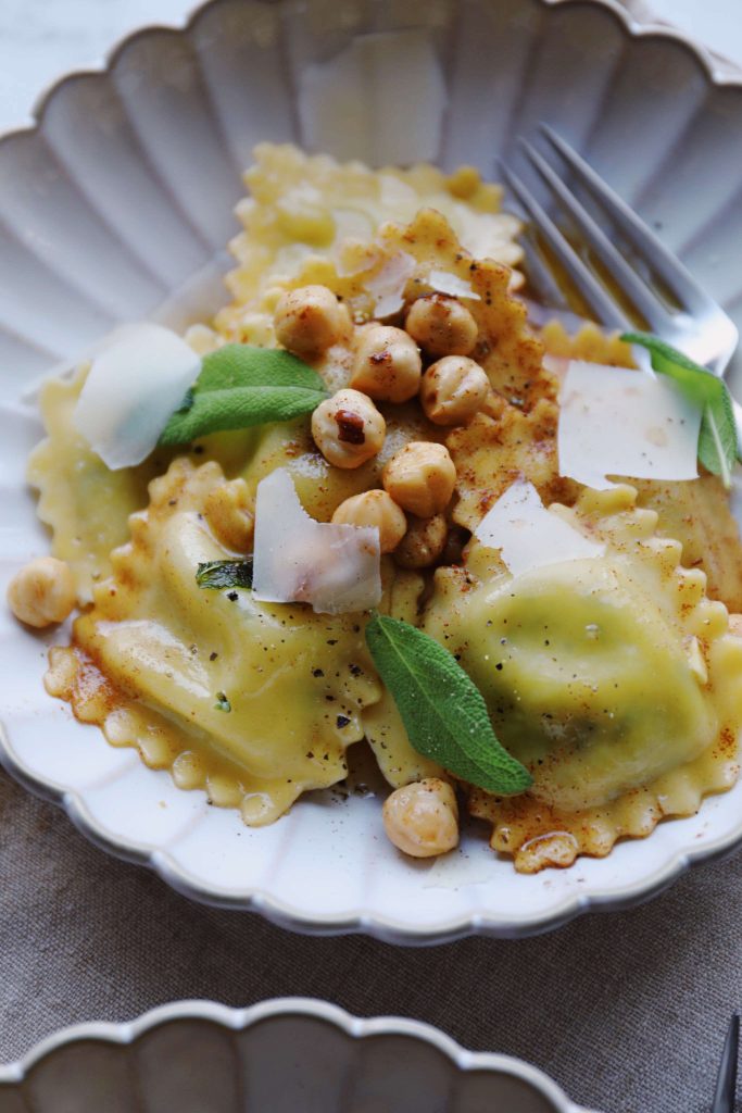 Ravioli med brunet salviesmør