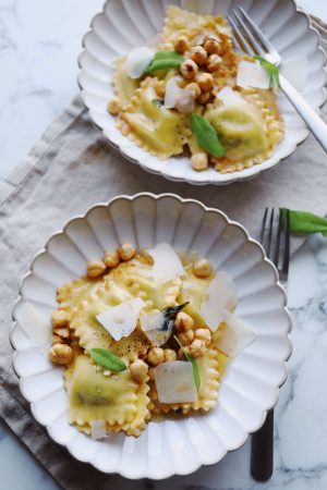 Ravioli med brunet salviesmør