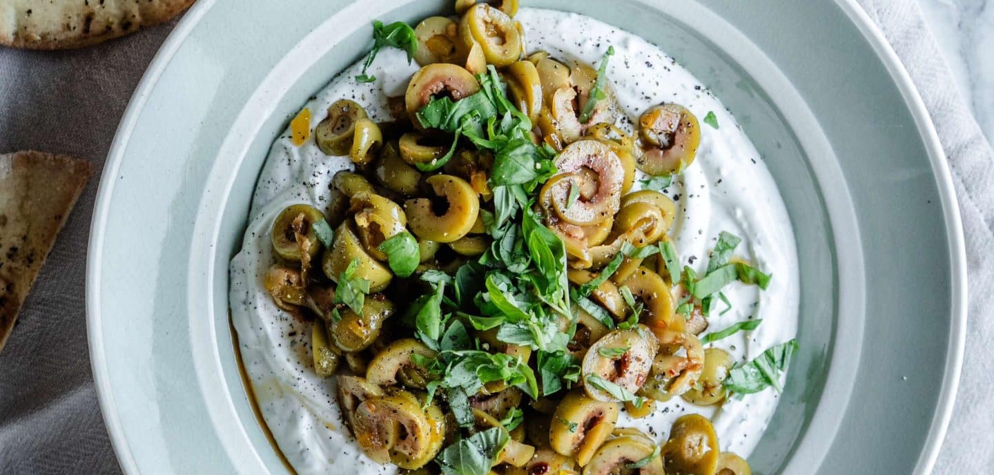 Fetadip med marinerede oliven