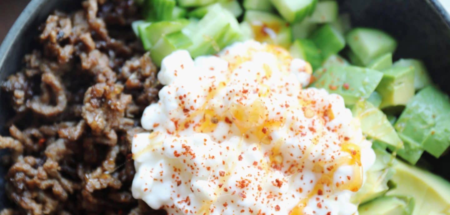 Hytteost bowl med søde kartofler