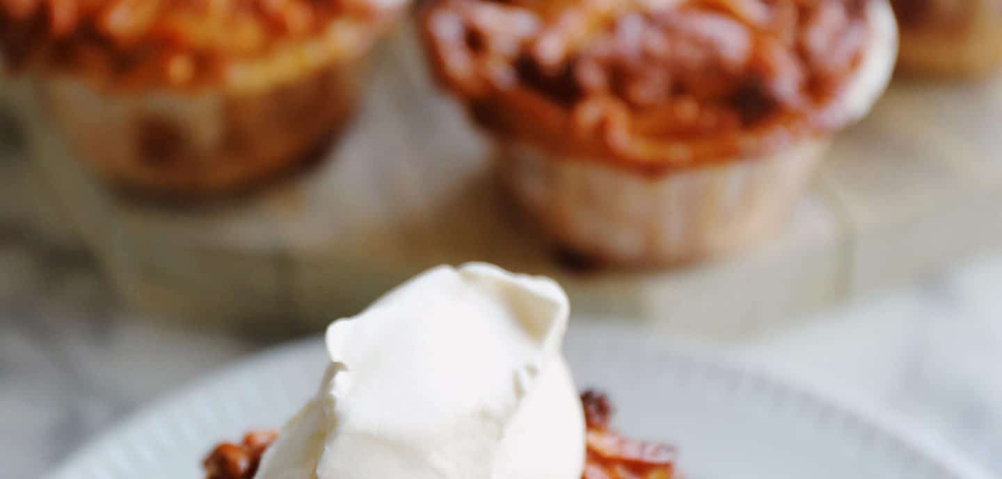 Kokosmuffins med nøddetopping