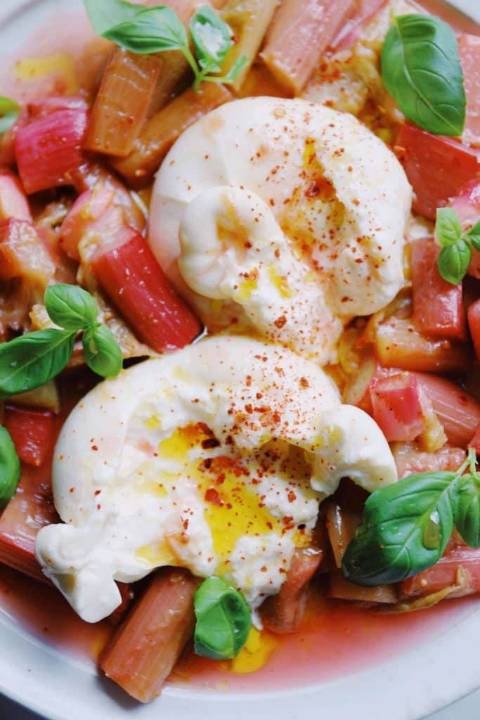 Bagte rabarber med burrata