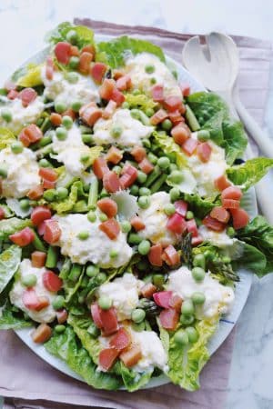Salat med råsyltede rabarber