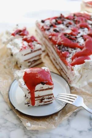 Islagkage med issandwich