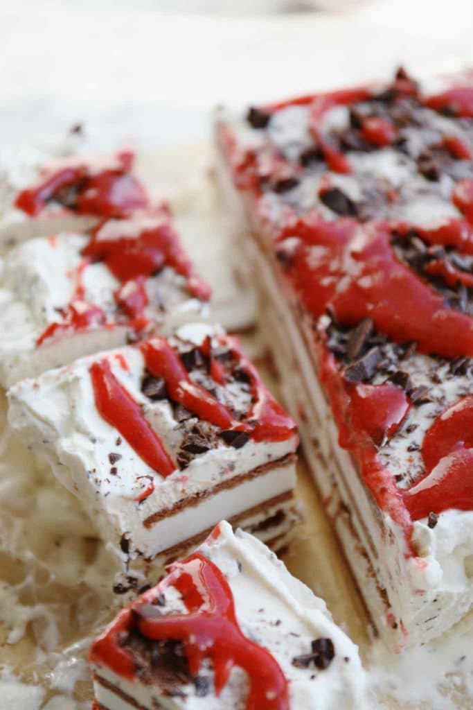 Islagkage med issandwich