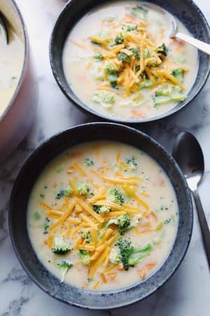 Broccoli cheddar suppe