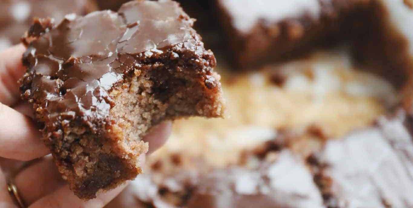 Kanelkage i bradepande