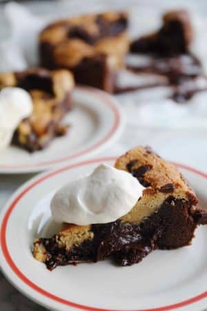Kladdkaka med cookie dough