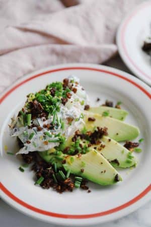 Laksesalat med rygeost