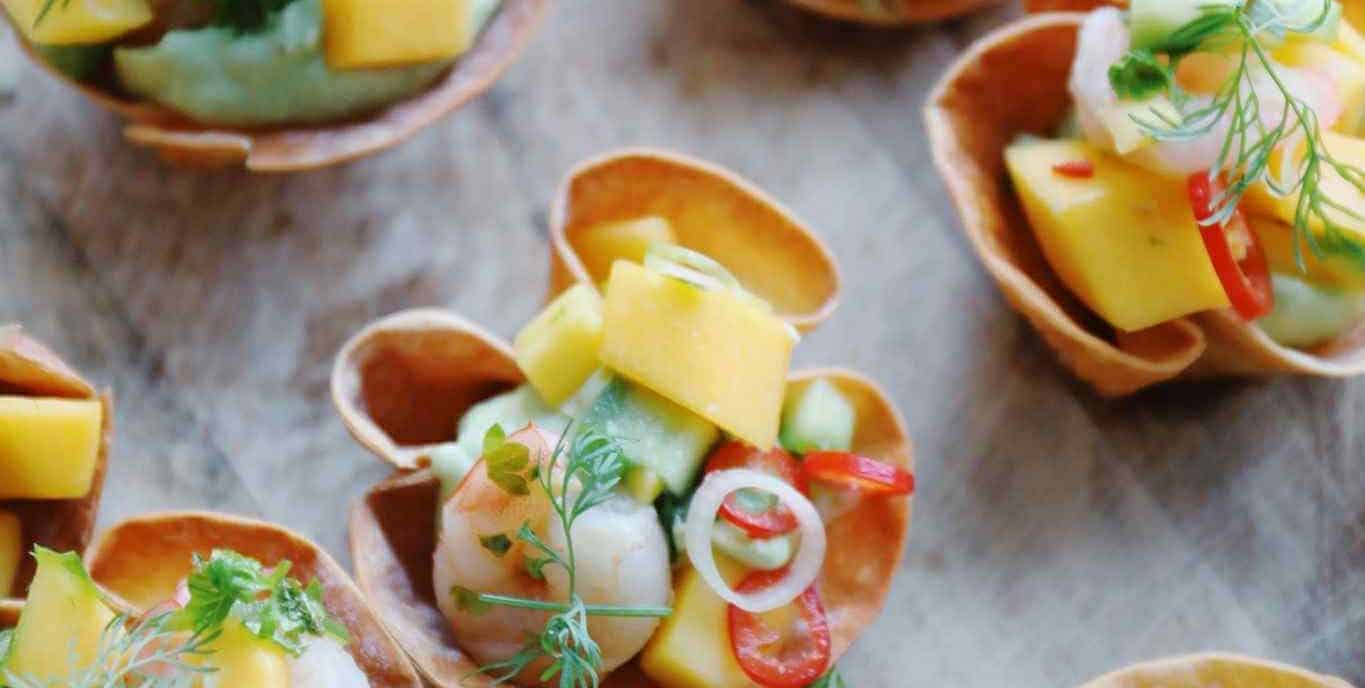 Wontonskåle med avocado og rejer