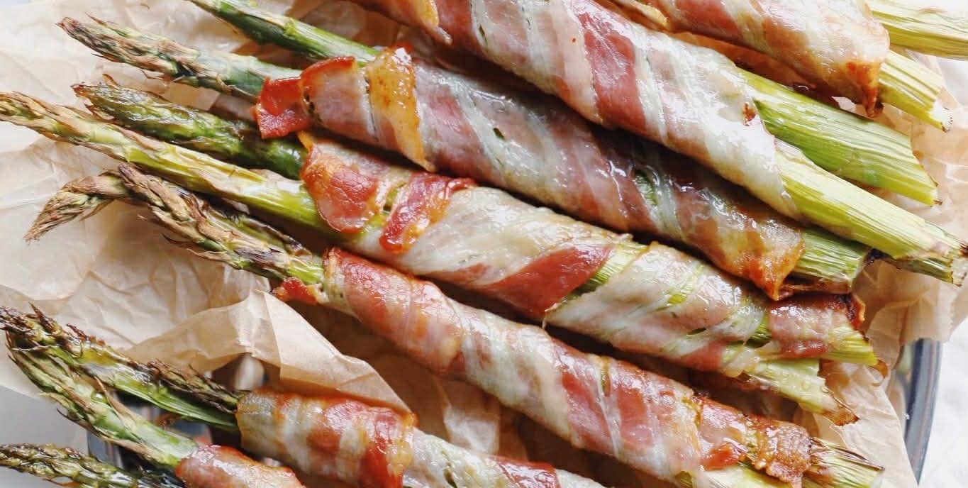 Asparges med bacon