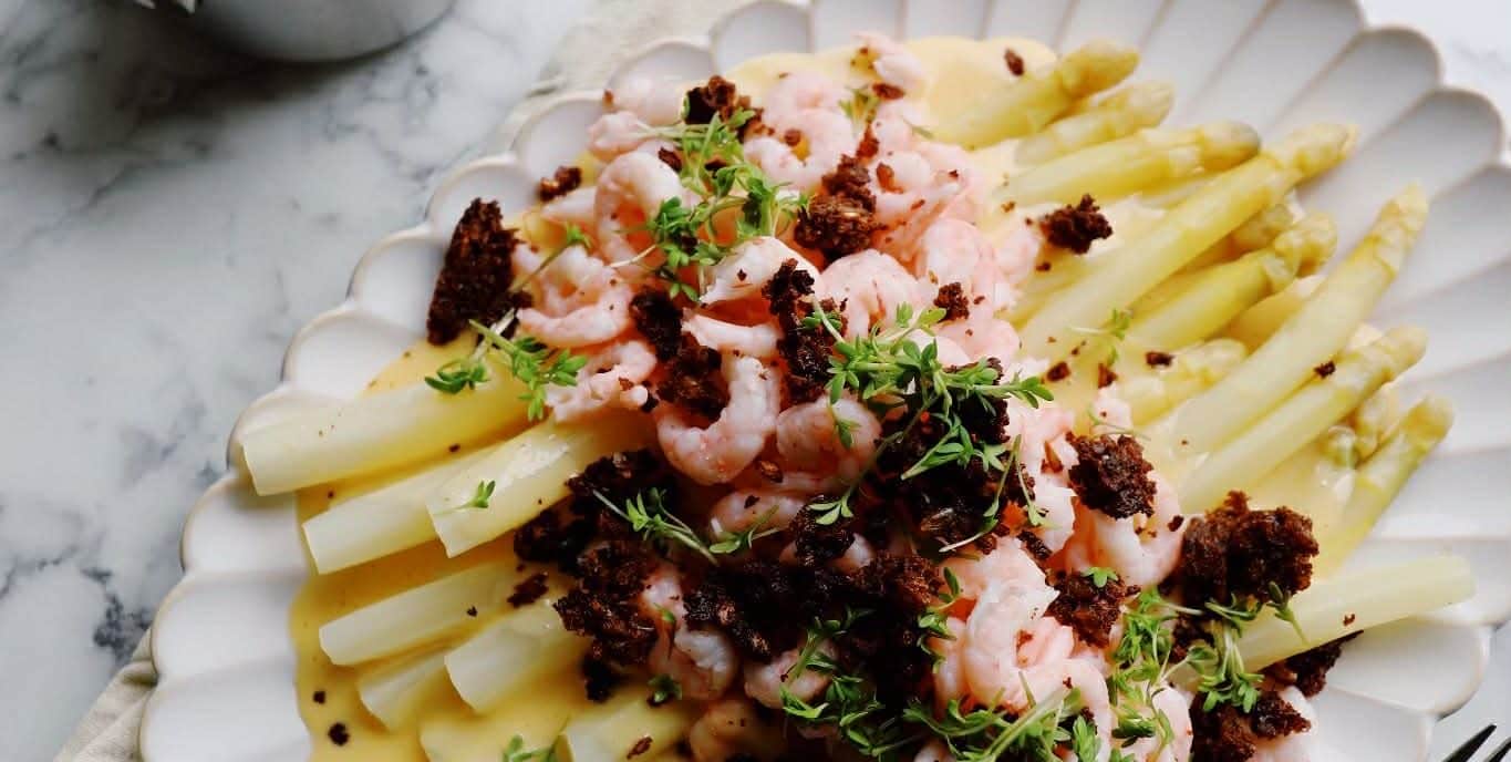 Hvide asparges med hollandaise