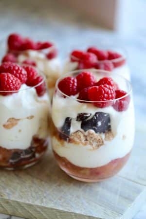 Rabarbertrifli med flødeboller