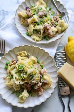 Pasta med salsiccia og ærter