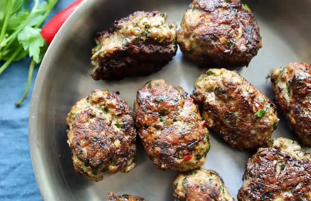 Frikadeller med persille og chili