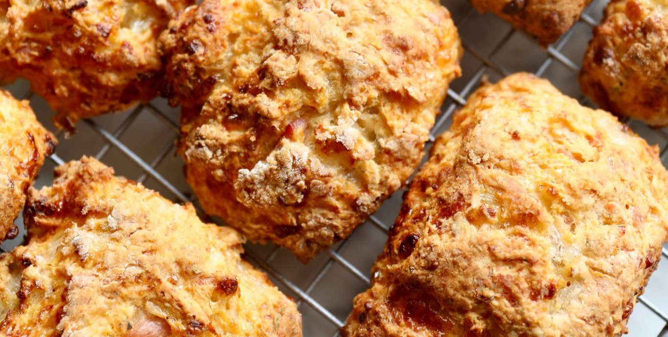 Pizza scones med hytteost