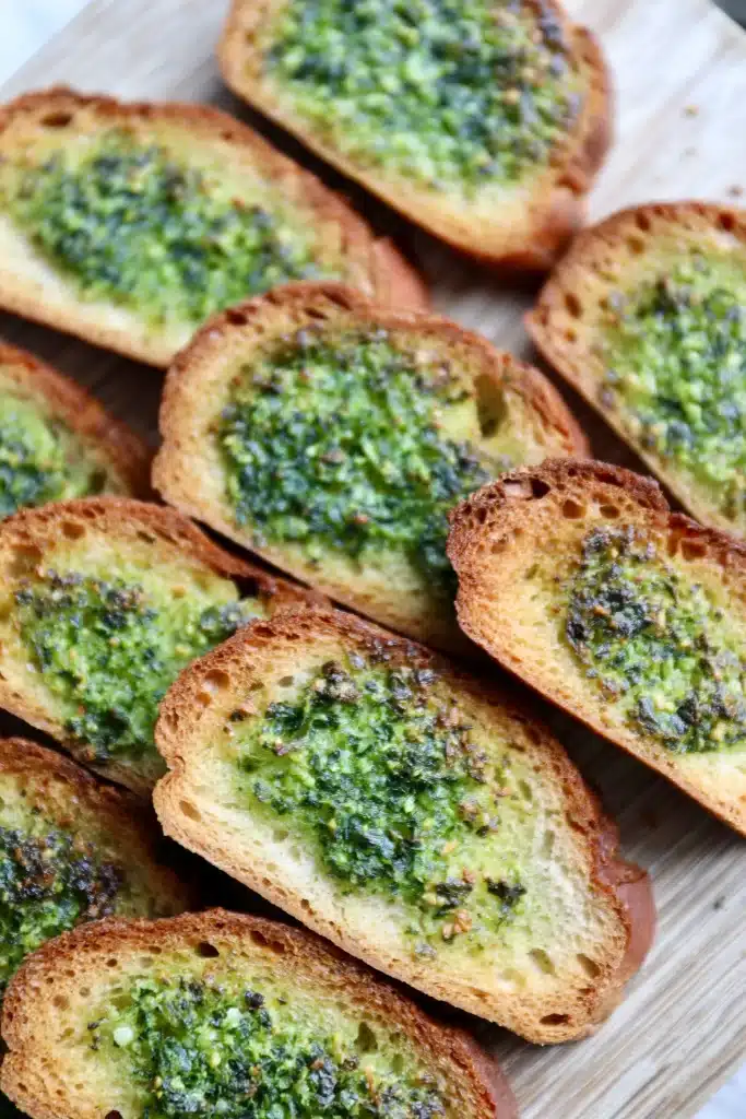 Små hvidløgsbrød