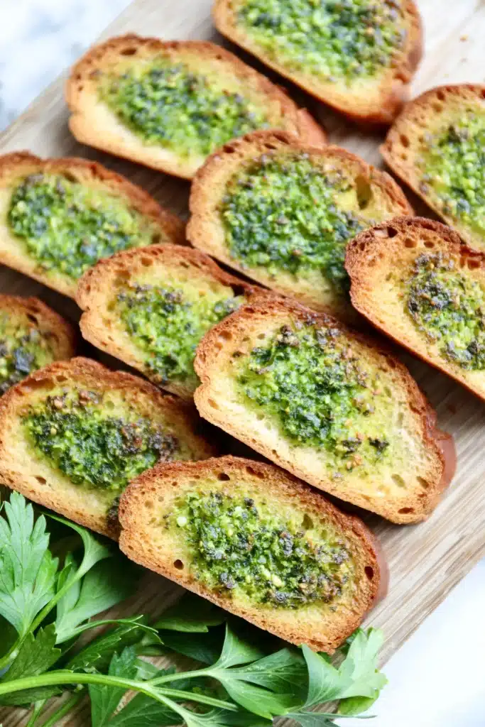 Små hvidløgsbrød