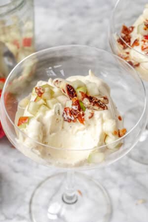 Pisket panna cotta med æble