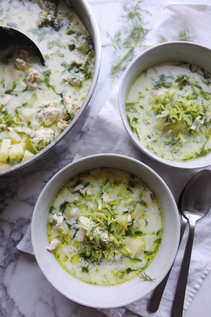 Kyllingesuppe med dild og flødeost
